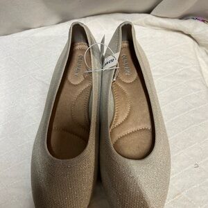 Old Navy Women's Shimmery Neutral Ballet Flats - Light Gold